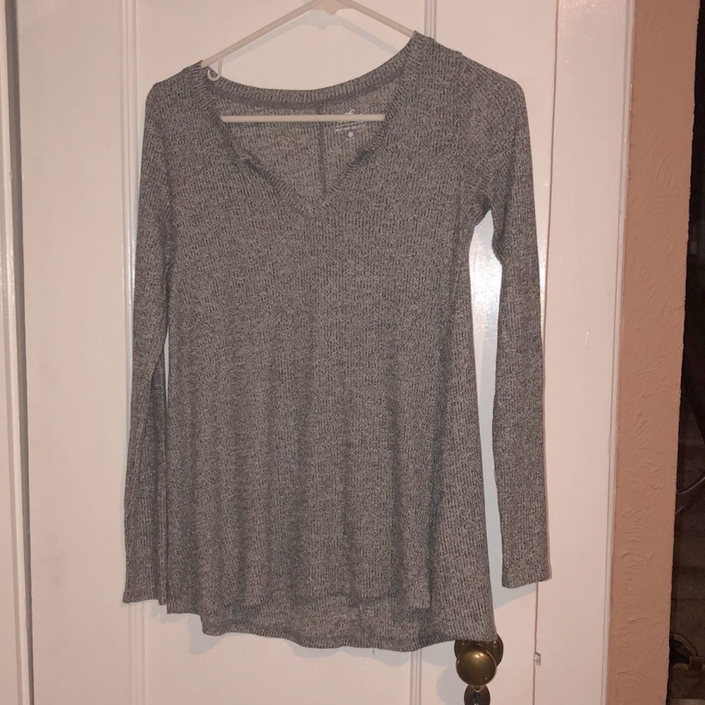 Hollister open vneck grey top